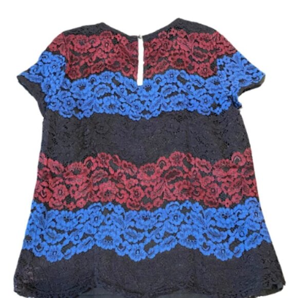 Karl Lagerfeld Women's Floral Lace Pattern Lasercut Shortsleeve Blouse Size 2 - Picture 2 of 7